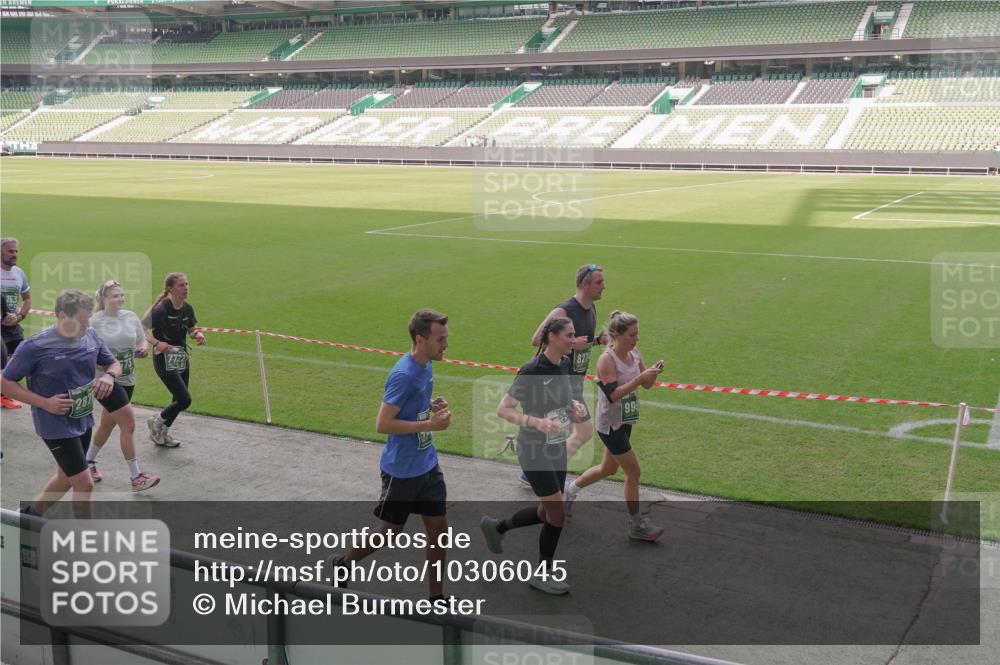 13.09.2026 - 21. swb-Marathon Bremen Michael Burmester http://msf.ph/oto/10306045 13.09.2026 13:37:40 Laufen im Stadion 144, 284, 360, 398, 410, 421, 444, 590, 756, 799, 848, 971, 983, 1132, 1135, 1279, 1620, 1734, 1762, 1887, 1951, 2060, 2078, 2227, 2376, 2639, 2642, 2687, 2772, 2842, 2892, 2925, 2926, 2939, 3178, 3299, 3303, 3383, 3384, 3408, 3427, 3499, 3570, 3640, 3646, 3731, 3779, 3839, 3919, 3985, 3992, 3993, 4084, 4147, 4148, 4210, 4252, 4314, 4416, 4464, 4538, 4767, 4801, 4845, 4863, 4939, 5034, 5138, 5145, 5166, 5182, 5210, 5453, 5461, 5536, 5679, 6192, 6309, 170 meine-sportfotos.de