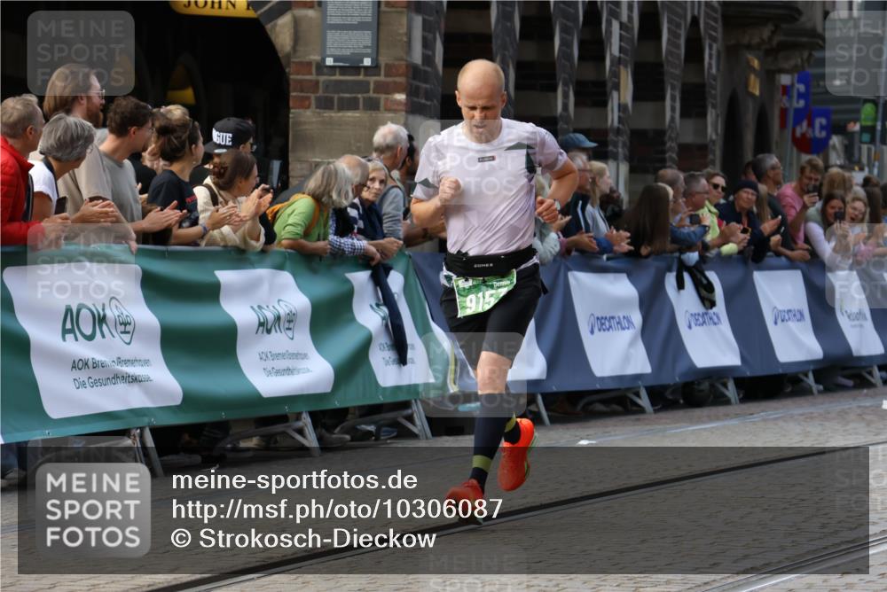 13.09.2026 - 21. swb-Marathon Bremen Strokosch-Dieckow http://msf.ph/oto/10306087 13.09.2026 12:59:54 Ziel 126, 277, 466, 862, 1852, 3251, 4964, 5316, 5828, 6557, 603, 735, 1571, 1758, 1911, 1930, 7170, 9153 meine-sportfotos.de