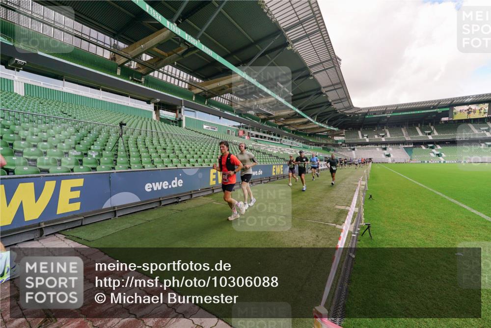 13.09.2026 - 21. swb-Marathon Bremen Michael Burmester http://msf.ph/oto/10306088 13.09.2026 12:57:56 Laufen im Stadion 141, 148, 334, 431, 511, 672, 769, 776, 789, 790, 857, 909, 1010, 1119, 1130, 1191, 1199, 1254, 1281, 1535, 1601, 1642, 1647, 1752, 1809, 1881, 1900, 1931, 1933, 2046, 2051, 2075, 2324, 2343, 2371, 2397, 2402, 2423, 2425, 2473, 2493, 2634, 2640, 2671, 2761, 2771, 2807, 2903, 2904, 3051, 3078, 3120, 3138, 3148, 3182, 3186, 3319, 3338, 3450, 3458, 3514, 3534, 3560, 3634, 3655, 3685, 3690, 3695, 3760, 3813, 3866, 3933, 3939, 4101, 4316, 4319, 205 meine-sportfotos.de