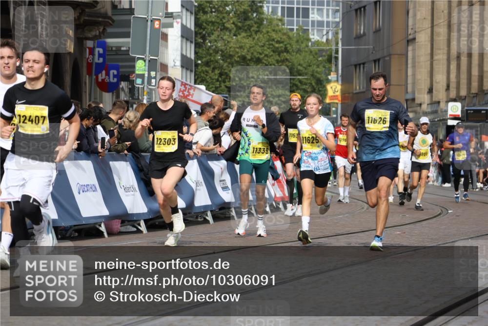 13.09.2026 - 21. swb-Marathon Bremen Strokosch-Dieckow http://msf.ph/oto/10306091 13.09.2026 10:51:08 Ziel 10267, 10537, 10764, 11076, 11087, 11170, 11753, 11961, 12004, 12052, 12070, 12179, 12309, 12351, 12488, 12560, 13544, 10381, 10471, 10515, 10808, 10825, 10887, 10984, 11503, 11801, 11973, 12051, 12133, 12548, 12552 meine-sportfotos.de