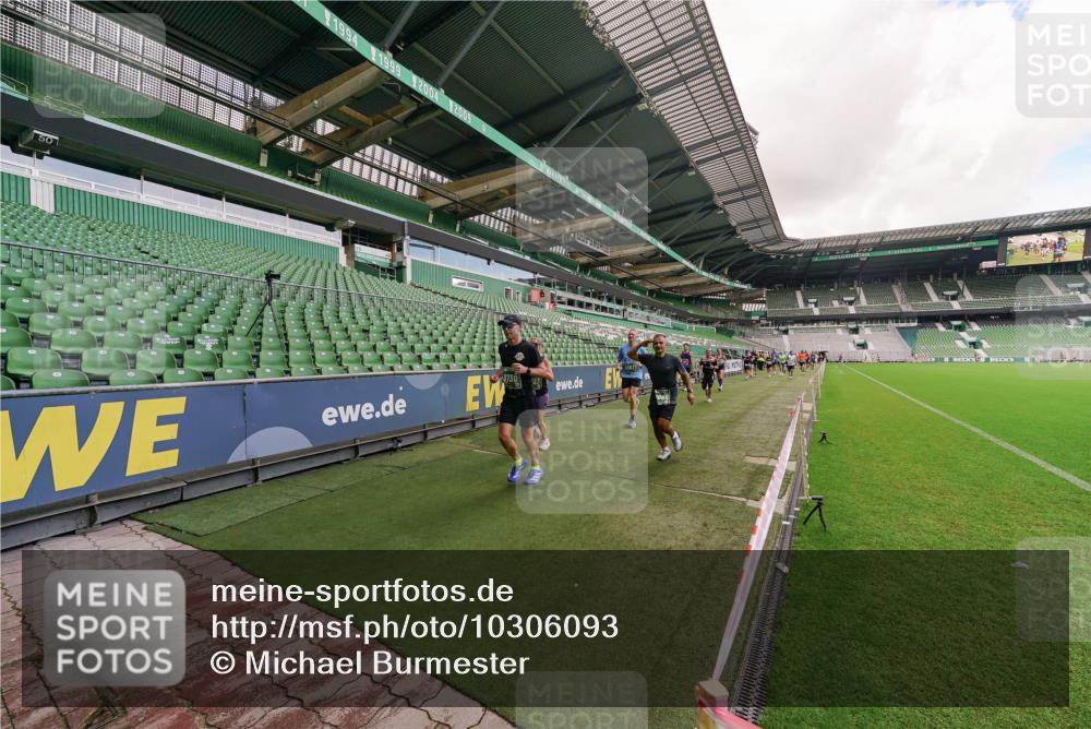 13.09.2026 - 21. swb-Marathon Bremen Michael Burmester http://msf.ph/oto/10306093 13.09.2026 12:57:57 Laufen im Stadion 141, 148, 334, 431, 511, 672, 769, 776, 789, 790, 857, 909, 1010, 1119, 1130, 1191, 1199, 1254, 1281, 1535, 1601, 1642, 1647, 1752, 1809, 1881, 1900, 1931, 1933, 2046, 2051, 2075, 2324, 2343, 2371, 2397, 2402, 2423, 2425, 2473, 2493, 2634, 2640, 2671, 2761, 2771, 2807, 2903, 2904, 3051, 3078, 3120, 3138, 3148, 3182, 3186, 3319, 3338, 3435, 3450, 3458, 3514, 3534, 3560, 3634, 3655, 3685, 3690, 3695, 3760, 3813, 3866, 3933, 3939, 4101, 4316, 4319, 205 meine-sportfotos.de