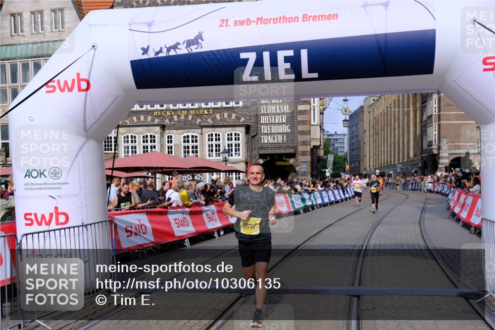 13.09.2026 - 21. swb-Marathon Bremen Tim E. http://msf.ph/oto/10306135 13.09.2026 10:49:54 Ziel 10709, 10739, 10835, 10846, 10910, 11007, 11092, 11191, 11635, 11717 meine-sportfotos.de