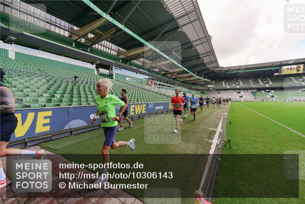 13.09.2026 - 21. swb-Marathon Bremen Michael Burmester http://msf.ph/oto/10306143 13.09.2026 12:58:08 Laufen im Stadion 141, 148, 334, 511, 672, 769, 776, 789, 790, 857, 909, 1010, 1119, 1191, 1199, 1254, 1281, 1535, 1601, 1642, 1647, 1752, 1809, 1881, 1900, 1931, 1933, 2046, 2051, 2075, 2324, 2343, 2367, 2371, 2397, 2402, 2423, 2425, 2493, 2577, 2634, 2640, 2671, 2761, 2771, 2807, 2903, 2904, 3021, 3051, 3078, 3120, 3138, 3148, 3182, 3186, 3319, 3338, 3435, 3450, 3458, 3514, 3534, 3560, 3634, 3655, 3685, 3690, 3695, 3760, 3813, 3866, 3933, 3939, 4101, 4316, 4319, 205 meine-sportfotos.de