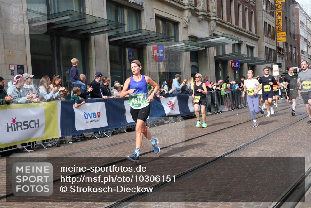 13.09.2026 - 21. swb-Marathon Bremen Strokosch-Dieckow http://msf.ph/oto/10306151 13.09.2026 10:53:28 Ziel 10141, 10174, 10222, 10227, 10255, 10478, 10479, 10579, 10626, 10684, 10685, 10708, 10838, 10845, 10905, 11206, 11242, 11446, 11489, 11502, 11596, 11800, 11950, 12075, 12119, 12244, 12331, 12341, 12405, 12492, 12515, 13597, 10448, 10479, 10585, 10626, 10757, 10780, 10821, 10886, 11012, 11168, 11379, 11590, 12040, 12056, 12170, 12275, 12308, 12461 meine-sportfotos.de
