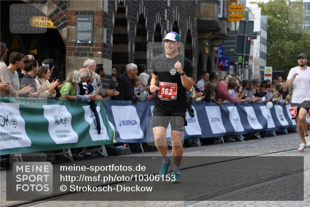 13.09.2026 - 21. swb-Marathon Bremen Strokosch-Dieckow http://msf.ph/oto/10306153 13.09.2026 12:59:59 Ziel 126, 277, 466, 862, 1485, 1852, 3251, 4964, 5316, 5828, 6557, 603, 735, 912, 1571, 1758, 1911, 1930, 7170, 8689 meine-sportfotos.de