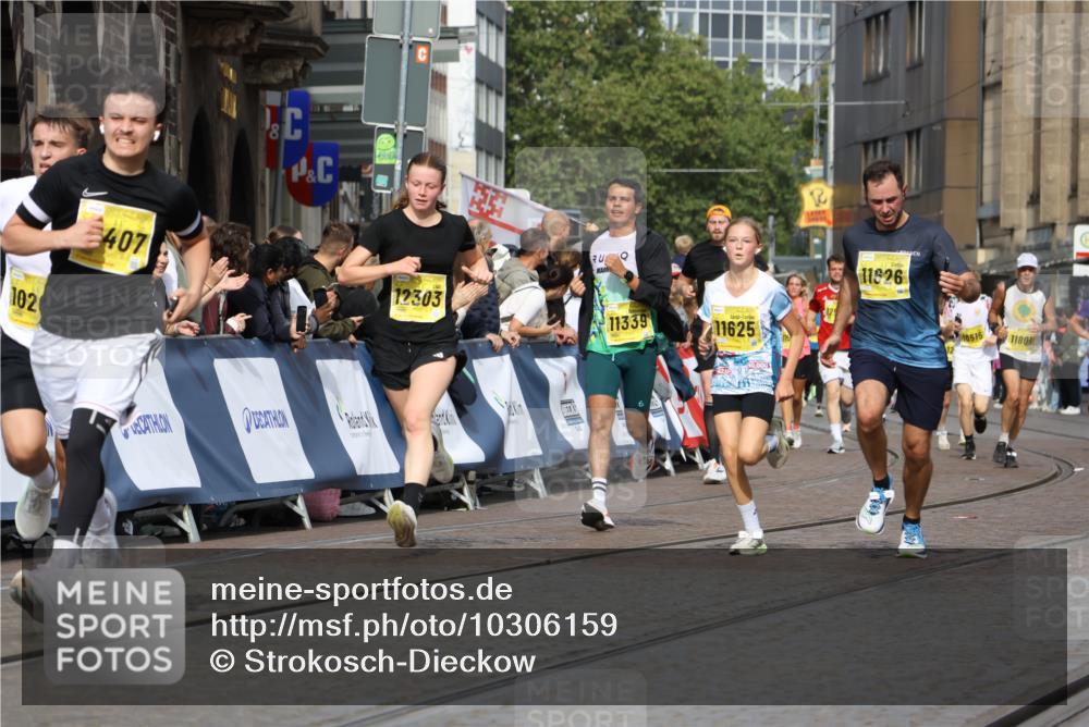 13.09.2026 - 21. swb-Marathon Bremen Strokosch-Dieckow http://msf.ph/oto/10306159 13.09.2026 10:51:08 Ziel 10267, 10537, 10764, 11076, 11087, 11170, 11753, 11961, 12004, 12052, 12070, 12179, 12309, 12351, 12488, 12560, 13544, 10381, 10471, 10515, 10808, 10825, 10887, 10984, 11503, 11801, 11973, 12051, 12133, 12548, 12552 meine-sportfotos.de
