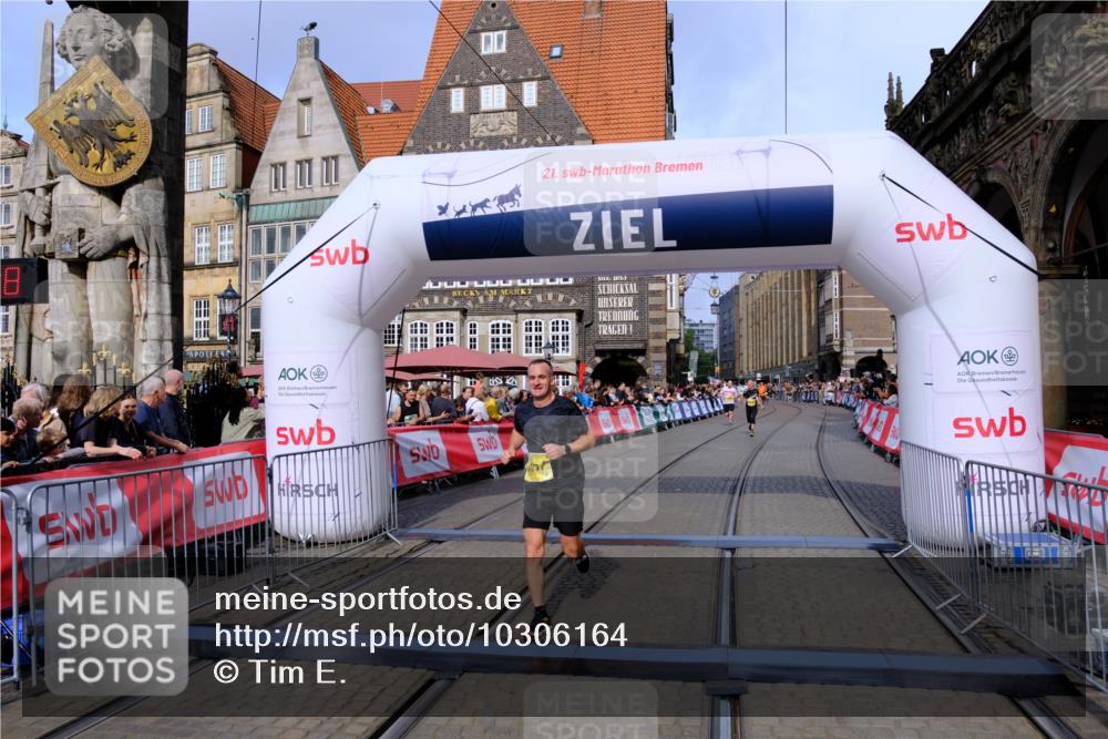 13.09.2026 - 21. swb-Marathon Bremen Tim E. http://msf.ph/oto/10306164 13.09.2026 10:49:54 Ziel 10709, 10739, 10835, 10846, 10910, 11007, 11092, 11191, 11635, 11717 meine-sportfotos.de