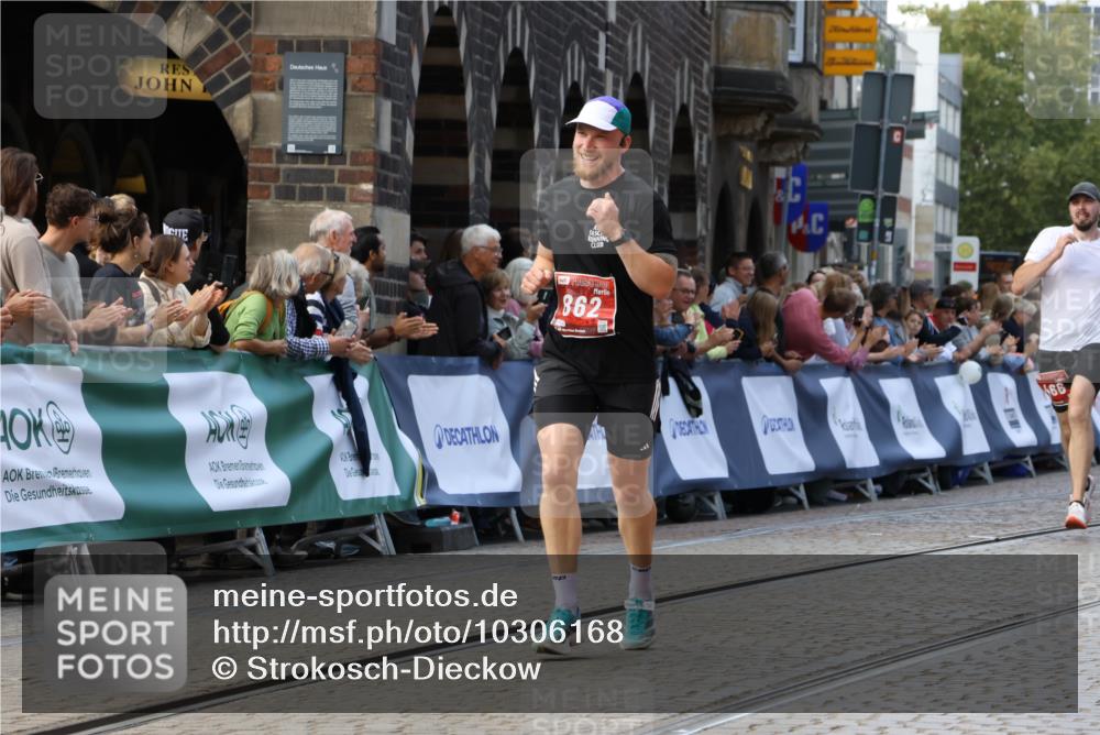 13.09.2026 - 21. swb-Marathon Bremen Strokosch-Dieckow http://msf.ph/oto/10306168 13.09.2026 12:59:59 Ziel 126, 277, 466, 862, 1485, 1852, 3251, 4964, 5316, 5828, 6557, 603, 735, 912, 1571, 1758, 1911, 1930, 7170, 8689 meine-sportfotos.de
