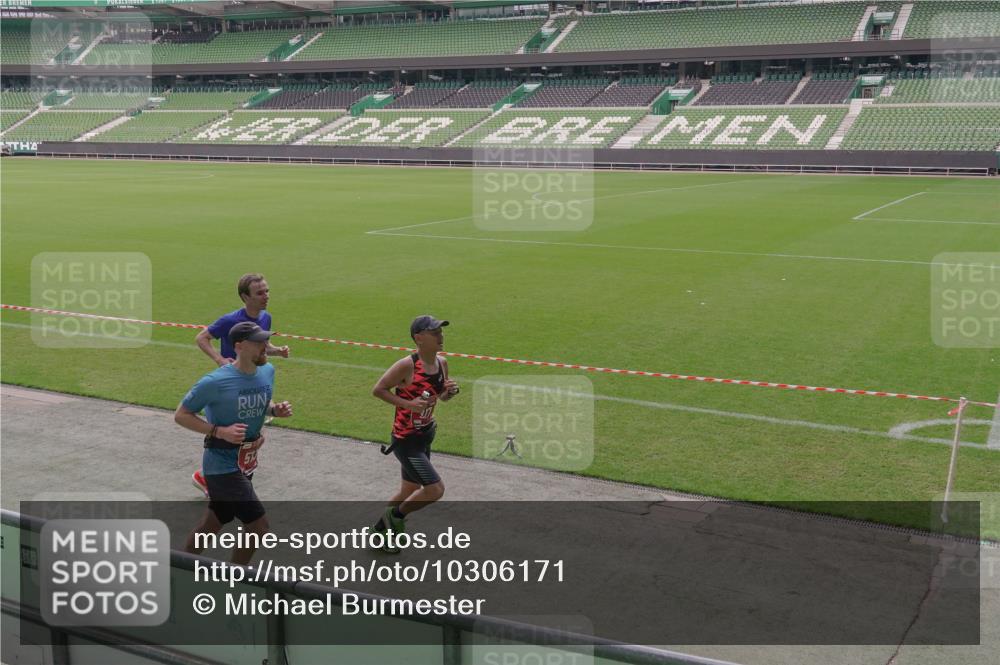 13.09.2026 - 21. swb-Marathon Bremen Michael Burmester http://msf.ph/oto/10306171 13.09.2026 12:17:15 Laufen im Stadion 513, 917, 1154, 1190, 1192, 1263, 245, 317, 540, 796, 822, 1149 meine-sportfotos.de