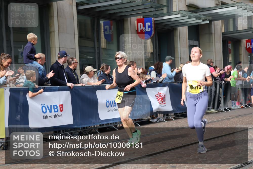 13.09.2026 - 21. swb-Marathon Bremen Strokosch-Dieckow http://msf.ph/oto/10306181 13.09.2026 10:53:29 Ziel 10141, 10174, 10222, 10227, 10255, 10478, 10579, 10684, 10685, 10708, 10838, 10845, 10905, 11206, 11242, 11446, 11489, 11502, 11596, 11800, 11950, 12075, 12119, 12244, 12331, 12341, 12356, 12405, 12435, 12492, 12515, 13597, 10448, 10479, 10585, 10626, 10757, 10780, 10821, 10886, 11012, 11168, 11379, 11590, 11800, 12040, 12056, 12170, 12275, 12308, 12461 meine-sportfotos.de