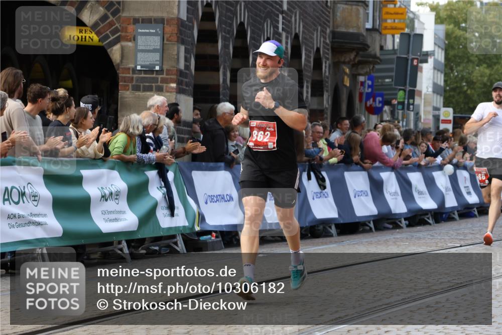 13.09.2026 - 21. swb-Marathon Bremen Strokosch-Dieckow http://msf.ph/oto/10306182 13.09.2026 12:59:59 Ziel 126, 277, 466, 862, 1485, 1852, 3251, 4964, 5316, 5828, 6557, 603, 735, 912, 1571, 1758, 1911, 1930, 7170, 8689 meine-sportfotos.de