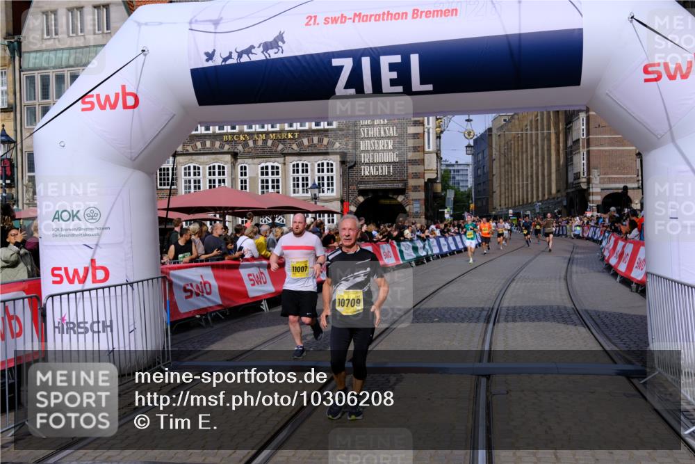 13.09.2026 - 21. swb-Marathon Bremen Tim E. http://msf.ph/oto/10306208 13.09.2026 10:50:01 Ziel 10508, 10709, 11007, 11183, 11717 meine-sportfotos.de