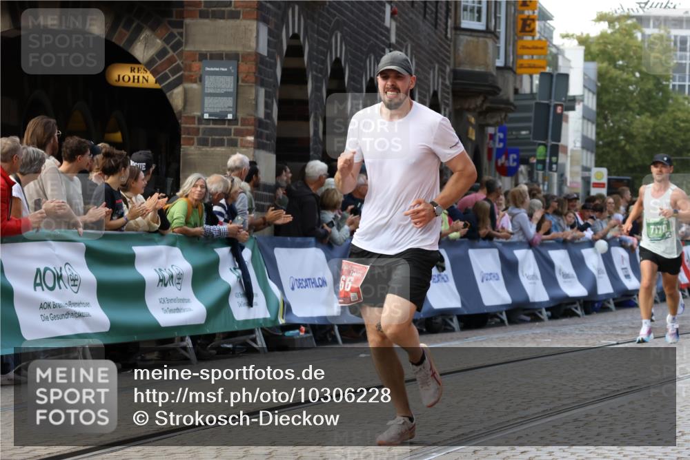 13.09.2026 - 21. swb-Marathon Bremen Strokosch-Dieckow http://msf.ph/oto/10306228 13.09.2026 13:00:01 Ziel 126, 277, 466, 862, 1320, 1485, 1852, 3251, 4964, 5316, 5828, 6557, 8850, 603, 671, 912, 1571, 1758, 1911, 1930, 7170, 8689 meine-sportfotos.de