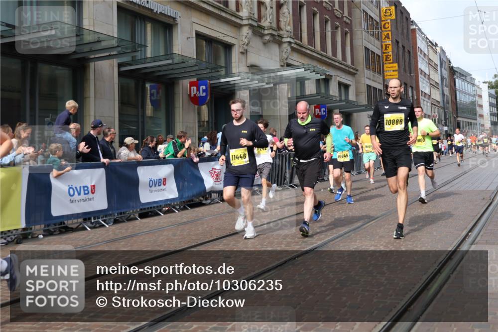 13.09.2026 - 21. swb-Marathon Bremen Strokosch-Dieckow http://msf.ph/oto/10306235 13.09.2026 10:53:30 Ziel 10141, 10174, 10222, 10227, 10255, 10478, 10579, 10684, 10685, 10708, 10838, 10845, 10905, 10947, 11206, 11242, 11446, 11489, 11502, 11596, 11950, 12075, 12119, 12244, 12331, 12341, 12356, 12405, 12435, 12492, 12515, 13597, 10222, 10448, 10479, 10585, 10626, 10757, 10780, 10821, 10886, 11012, 11168, 11242, 11379, 11590, 11800, 12040, 12056, 12170, 12275, 12308, 12461 meine-sportfotos.de