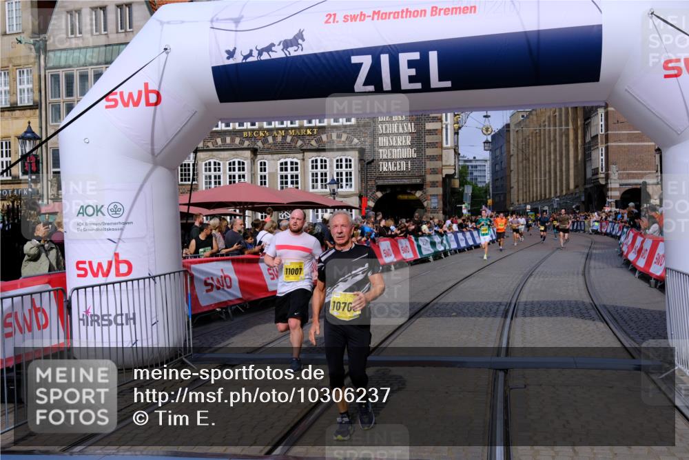 13.09.2026 - 21. swb-Marathon Bremen Tim E. http://msf.ph/oto/10306237 13.09.2026 10:50:01 Ziel 10508, 10709, 11007, 11183, 11717 meine-sportfotos.de