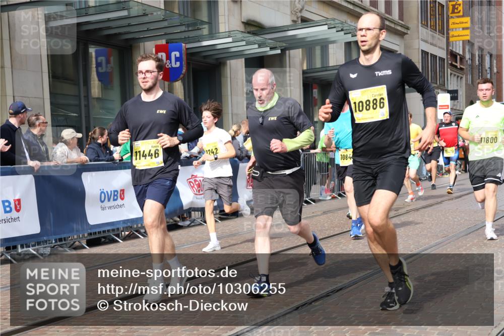13.09.2026 - 21. swb-Marathon Bremen Strokosch-Dieckow http://msf.ph/oto/10306255 13.09.2026 10:53:30 Ziel 10141, 10174, 10222, 10227, 10255, 10478, 10579, 10684, 10685, 10708, 10838, 10845, 10905, 10947, 11206, 11242, 11446, 11489, 11502, 11596, 11950, 12075, 12119, 12244, 12331, 12341, 12356, 12405, 12435, 12492, 12515, 13597, 10222, 10448, 10479, 10585, 10626, 10757, 10780, 10821, 10886, 11012, 11168, 11242, 11379, 11590, 11800, 12040, 12056, 12170, 12275, 12308, 12461 meine-sportfotos.de