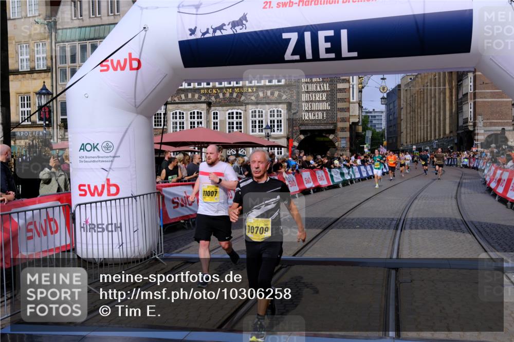 13.09.2026 - 21. swb-Marathon Bremen Tim E. http://msf.ph/oto/10306258 13.09.2026 10:50:02 Ziel 10508, 10709, 10966, 11007, 11035, 11183, 11717 meine-sportfotos.de