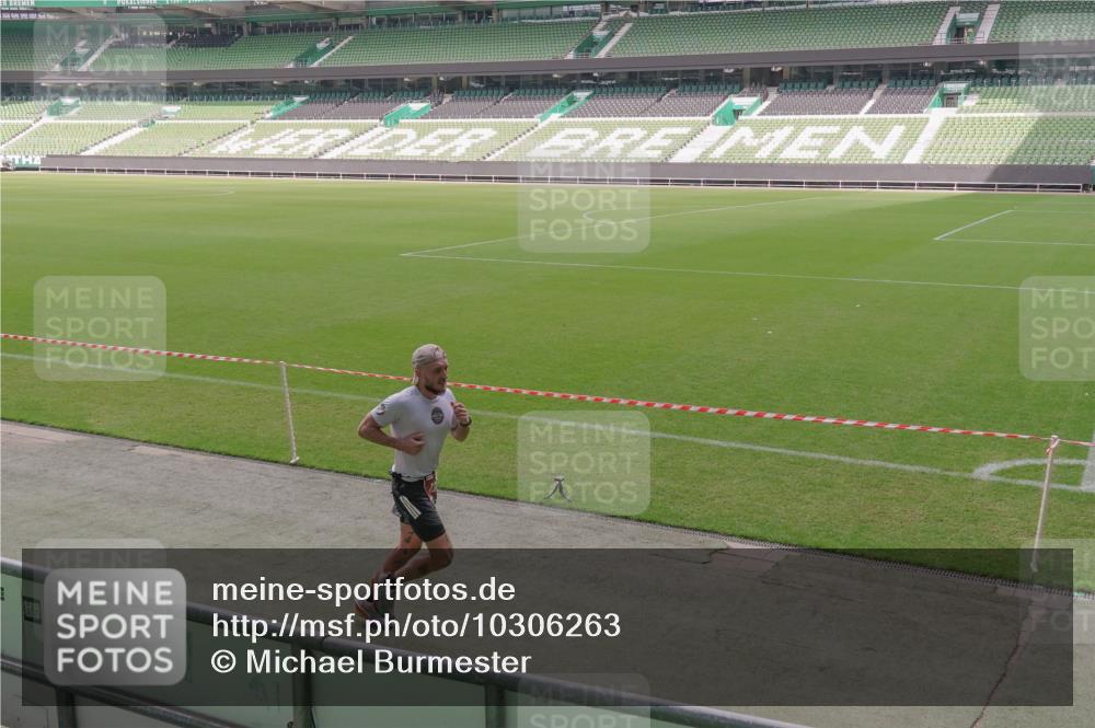 13.09.2026 - 21. swb-Marathon Bremen Michael Burmester http://msf.ph/oto/10306263 13.09.2026 12:22:46 Laufen im Stadion 129, 236, 642, 1567, 1238 meine-sportfotos.de