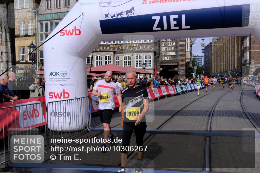13.09.2026 - 21. swb-Marathon Bremen Tim E. http://msf.ph/oto/10306267 13.09.2026 10:50:02 Ziel 10508, 10709, 10966, 11007, 11035, 11183, 11717 meine-sportfotos.de