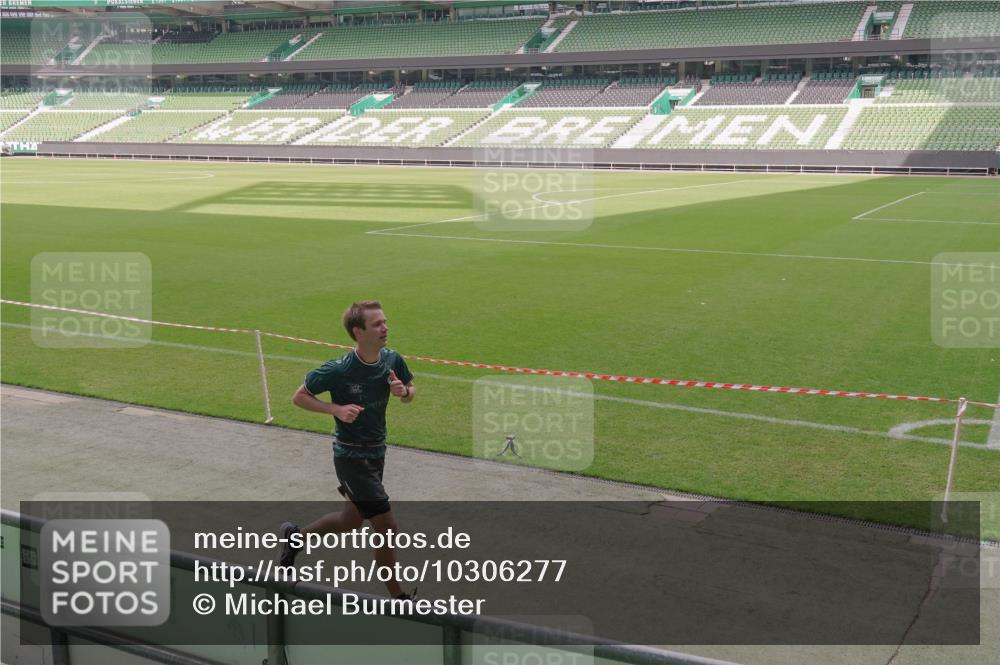 13.09.2026 - 21. swb-Marathon Bremen Michael Burmester http://msf.ph/oto/10306277 13.09.2026 12:23:17 Laufen im Stadion 129, 236, 289, 798, 1483, 1490, 1567, 634, 1238 meine-sportfotos.de