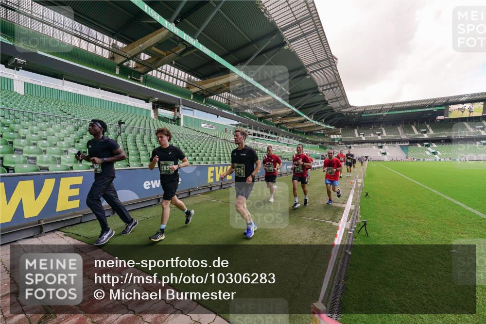13.09.2026 - 21. swb-Marathon Bremen Michael Burmester http://msf.ph/oto/10306283 13.09.2026 12:58:29 Laufen im Stadion 141, 148, 191, 226, 334, 511, 672, 776, 789, 790, 909, 972, 1010, 1119, 1191, 1199, 1254, 1281, 1535, 1642, 1647, 1752, 1809, 1881, 1900, 1931, 1933, 2046, 2051, 2075, 2210, 2324, 2343, 2367, 2371, 2397, 2402, 2423, 2425, 2493, 2577, 2771, 2807, 2827, 2885, 2903, 2904, 2979, 3021, 3051, 3098, 3120, 3138, 3148, 3182, 3186, 3233, 3319, 3338, 3435, 3516, 3534, 3560, 3655, 3685, 3690, 3695, 3760, 3866, 3933, 3934, 3939, 4101, 4316, 4319, 205 meine-sportfotos.de
