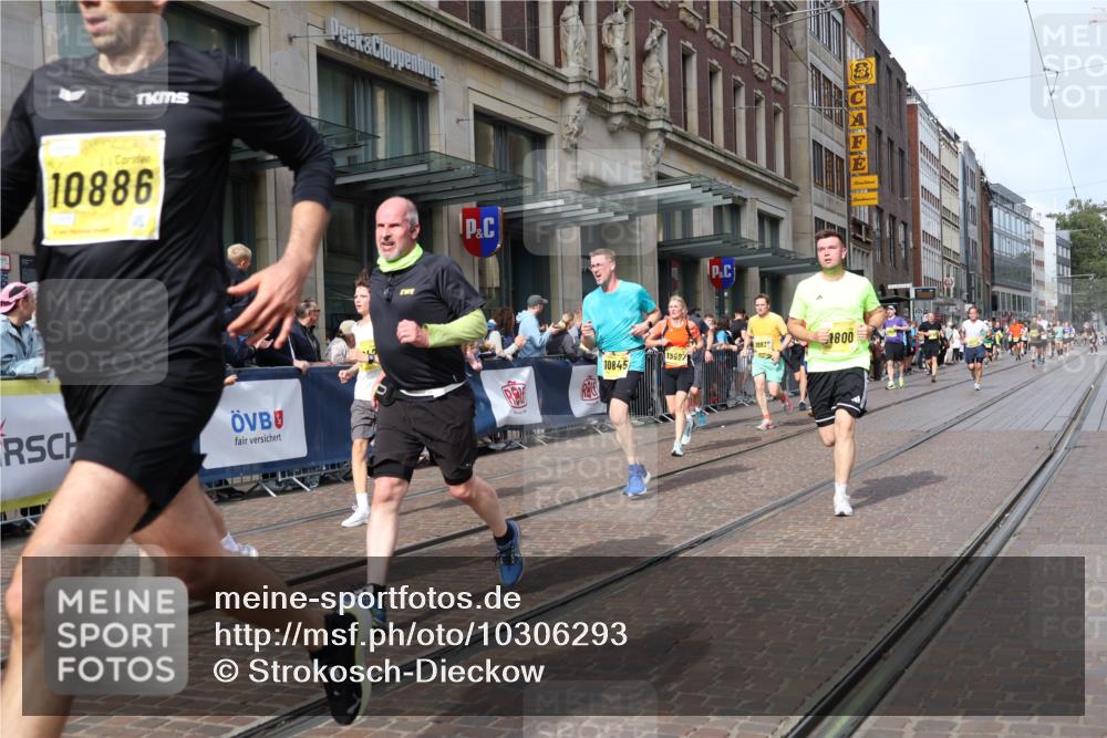 13.09.2026 - 21. swb-Marathon Bremen Strokosch-Dieckow http://msf.ph/oto/10306293 13.09.2026 10:53:31 Ziel 10141, 10174, 10227, 10255, 10478, 10579, 10684, 10685, 10708, 10838, 10845, 10905, 10947, 11010, 11206, 11446, 11489, 11502, 11596, 11950, 12075, 12119, 12244, 12331, 12341, 12356, 12405, 12435, 12492, 12515, 13531, 13597, 10222, 10448, 10479, 10585, 10626, 10757, 10780, 10821, 10845, 10886, 11012, 11168, 11242, 11379, 11446, 11590, 11800, 12040, 12056, 12119, 12170, 12275, 12308, 12461 meine-sportfotos.de