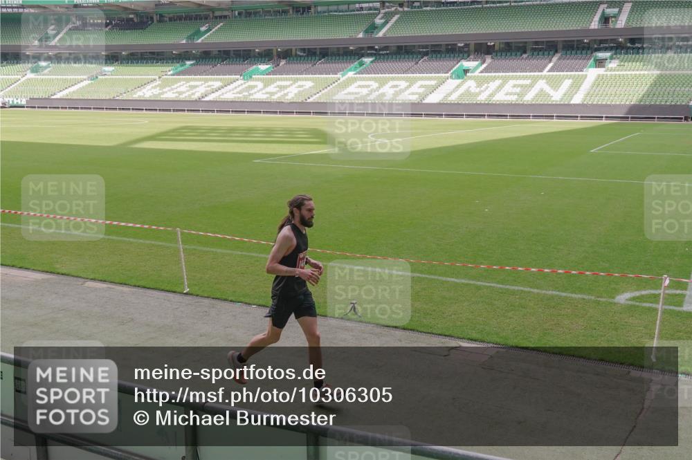 13.09.2026 - 21. swb-Marathon Bremen Michael Burmester http://msf.ph/oto/10306305 13.09.2026 12:23:35 Laufen im Stadion 129, 149, 236, 289, 798, 1483, 1490, 1567, 634, 1957 meine-sportfotos.de