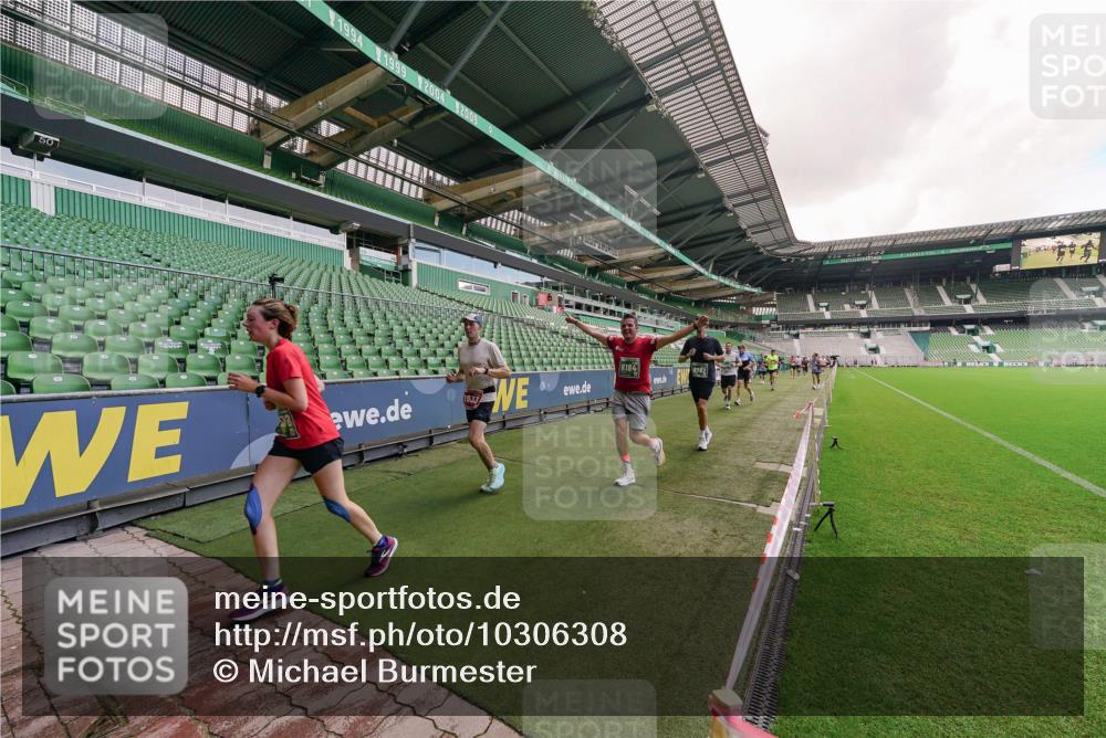 13.09.2026 - 21. swb-Marathon Bremen Michael Burmester http://msf.ph/oto/10306308 13.09.2026 12:58:32 Laufen im Stadion 141, 148, 191, 226, 334, 511, 672, 776, 789, 790, 909, 972, 1010, 1119, 1191, 1199, 1254, 1281, 1516, 1535, 1642, 1647, 1752, 1809, 1881, 1900, 1931, 1933, 2046, 2051, 2075, 2210, 2324, 2343, 2367, 2371, 2397, 2402, 2423, 2425, 2577, 2771, 2807, 2827, 2885, 2903, 2904, 2979, 3021, 3051, 3098, 3120, 3138, 3148, 3182, 3186, 3233, 3319, 3338, 3435, 3516, 3531, 3534, 3560, 3655, 3685, 3690, 3695, 3866, 3933, 3934, 3939, 4101, 4316, 4319, 205 meine-sportfotos.de