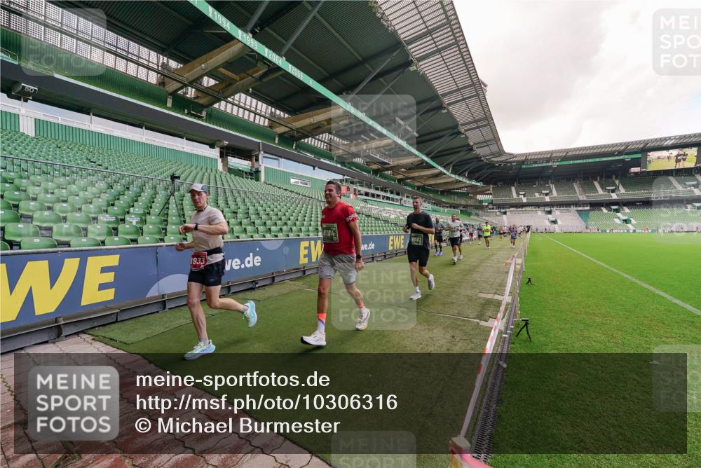 13.09.2026 - 21. swb-Marathon Bremen Michael Burmester http://msf.ph/oto/10306316 13.09.2026 12:58:33 Laufen im Stadion 141, 148, 191, 226, 334, 511, 672, 776, 789, 790, 909, 972, 1010, 1119, 1191, 1199, 1254, 1281, 1516, 1535, 1642, 1647, 1752, 1809, 1881, 1900, 1931, 1933, 2046, 2075, 2210, 2324, 2343, 2367, 2371, 2397, 2402, 2423, 2425, 2577, 2771, 2807, 2827, 2885, 2903, 2904, 2979, 3021, 3051, 3098, 3120, 3138, 3148, 3182, 3186, 3190, 3233, 3319, 3338, 3435, 3516, 3531, 3534, 3560, 3655, 3685, 3690, 3695, 3866, 3933, 3934, 3939, 4101, 4316, 4319, 205 meine-sportfotos.de
