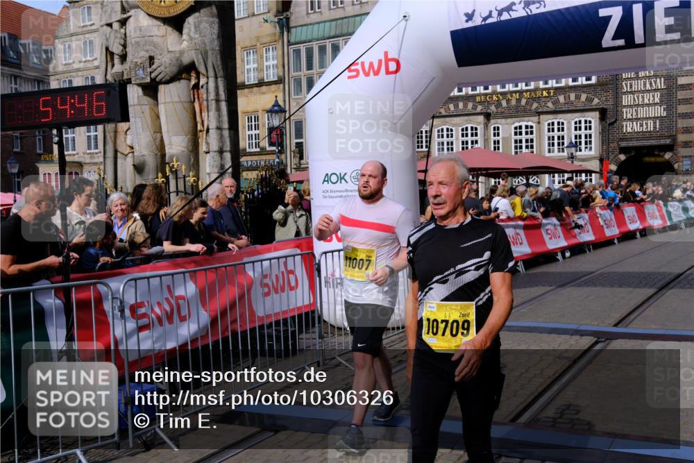 13.09.2026 - 21. swb-Marathon Bremen Tim E. http://msf.ph/oto/10306326 13.09.2026 10:50:03 Ziel 10508, 10709, 10966, 11005, 11007, 11035, 11183, 11717, 12380 meine-sportfotos.de