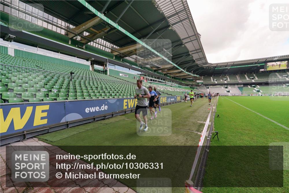 13.09.2026 - 21. swb-Marathon Bremen Michael Burmester http://msf.ph/oto/10306331 13.09.2026 12:58:35 Laufen im Stadion 141, 148, 191, 226, 334, 511, 672, 776, 789, 790, 909, 972, 1010, 1119, 1191, 1199, 1254, 1281, 1516, 1535, 1642, 1647, 1752, 1809, 1881, 1931, 1933, 2046, 2210, 2324, 2343, 2367, 2371, 2397, 2402, 2423, 2425, 2577, 2771, 2807, 2827, 2885, 2903, 2904, 2979, 3021, 3051, 3098, 3120, 3138, 3148, 3182, 3186, 3190, 3233, 3319, 3338, 3435, 3516, 3531, 3534, 3560, 3655, 3685, 3690, 3695, 3866, 3933, 3934, 3939, 4101, 4316, 4319, 205 meine-sportfotos.de