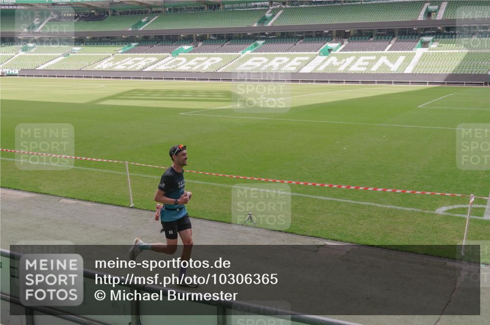 13.09.2026 - 21. swb-Marathon Bremen Michael Burmester http://msf.ph/oto/10306365 13.09.2026 12:24:48 Laufen im Stadion 149, 289, 798, 814, 1313, 1483, 1490, 1544, 1567, 634, 642, 1957 meine-sportfotos.de