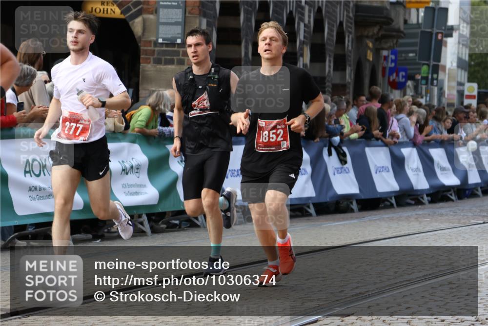 13.09.2026 - 21. swb-Marathon Bremen Strokosch-Dieckow http://msf.ph/oto/10306374 13.09.2026 13:00:05 Ziel 126, 277, 466, 807, 862, 1320, 1485, 1852, 4964, 5316, 5828, 6557, 8850, 671, 912, 1571, 7015, 8689 meine-sportfotos.de
