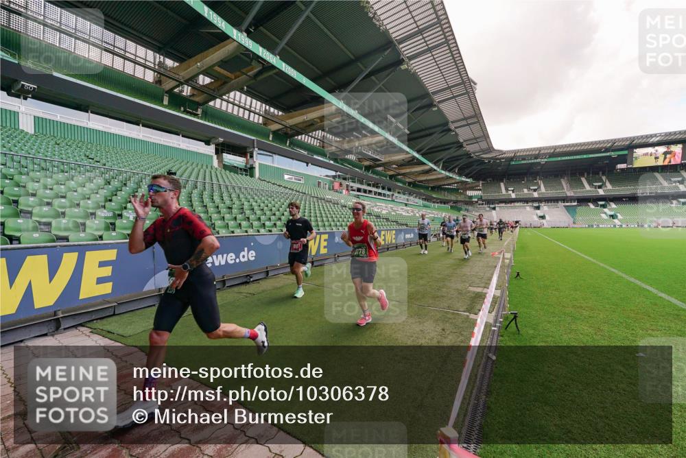 13.09.2026 - 21. swb-Marathon Bremen Michael Burmester http://msf.ph/oto/10306378 13.09.2026 12:58:43 Laufen im Stadion 141, 148, 191, 226, 232, 334, 511, 672, 745, 776, 789, 790, 909, 972, 1010, 1080, 1119, 1166, 1191, 1199, 1254, 1281, 1516, 1535, 1642, 1647, 1752, 1881, 1931, 1933, 2046, 2210, 2289, 2324, 2343, 2367, 2371, 2397, 2402, 2423, 2425, 2577, 2771, 2806, 2807, 2827, 2885, 2899, 2903, 2904, 2953, 2961, 2979, 3015, 3021, 3051, 3098, 3120, 3124, 3138, 3148, 3182, 3186, 3190, 3233, 3319, 3338, 3435, 3516, 3531, 3534, 3560, 3652, 3655, 3685, 3690, 3695, 3866, 3933, 3934, 3939, 4101, 205 meine-sportfotos.de