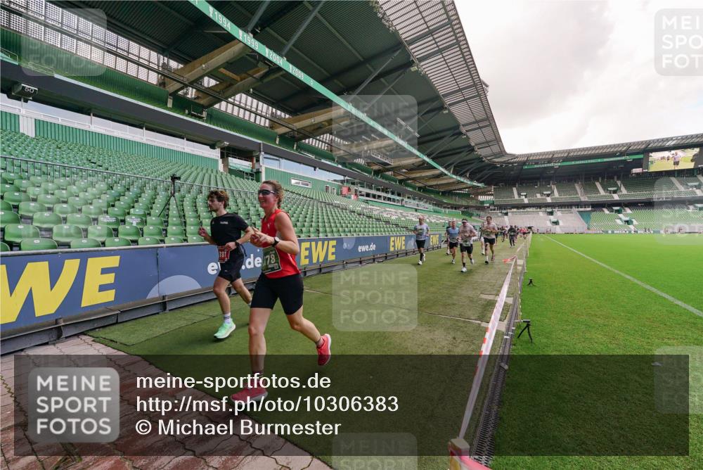 13.09.2026 - 21. swb-Marathon Bremen Michael Burmester http://msf.ph/oto/10306383 13.09.2026 12:58:44 Laufen im Stadion 141, 148, 191, 226, 232, 334, 511, 672, 745, 789, 790, 909, 972, 1010, 1080, 1119, 1166, 1191, 1199, 1254, 1281, 1516, 1535, 1642, 1647, 1752, 1881, 1931, 1933, 2046, 2210, 2289, 2324, 2343, 2367, 2371, 2397, 2402, 2423, 2425, 2577, 2771, 2806, 2807, 2827, 2885, 2899, 2903, 2953, 2961, 2979, 3015, 3021, 3051, 3098, 3120, 3124, 3138, 3148, 3182, 3186, 3190, 3233, 3319, 3338, 3435, 3516, 3531, 3534, 3560, 3652, 3655, 3685, 3690, 3695, 3866, 3933, 3934, 4101, 205 meine-sportfotos.de