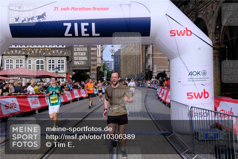 13.09.2026 - 21. swb-Marathon Bremen Tim E. http://msf.ph/oto/10306389 13.09.2026 10:50:07 Ziel 10508, 10593, 10709, 10966, 11005, 11007, 11035, 11183, 12380 meine-sportfotos.de