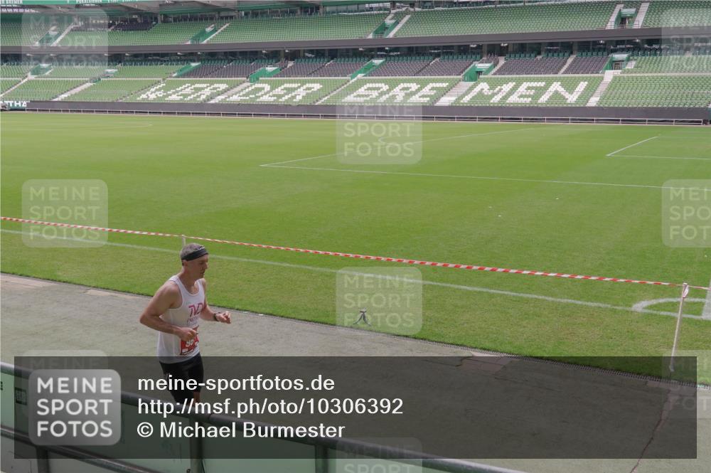 13.09.2026 - 21. swb-Marathon Bremen Michael Burmester http://msf.ph/oto/10306392 13.09.2026 12:25:29 Laufen im Stadion 149, 447, 814, 875, 968, 1187, 1313, 1544, 1840, 2044, 2143, 236, 642, 1957 meine-sportfotos.de