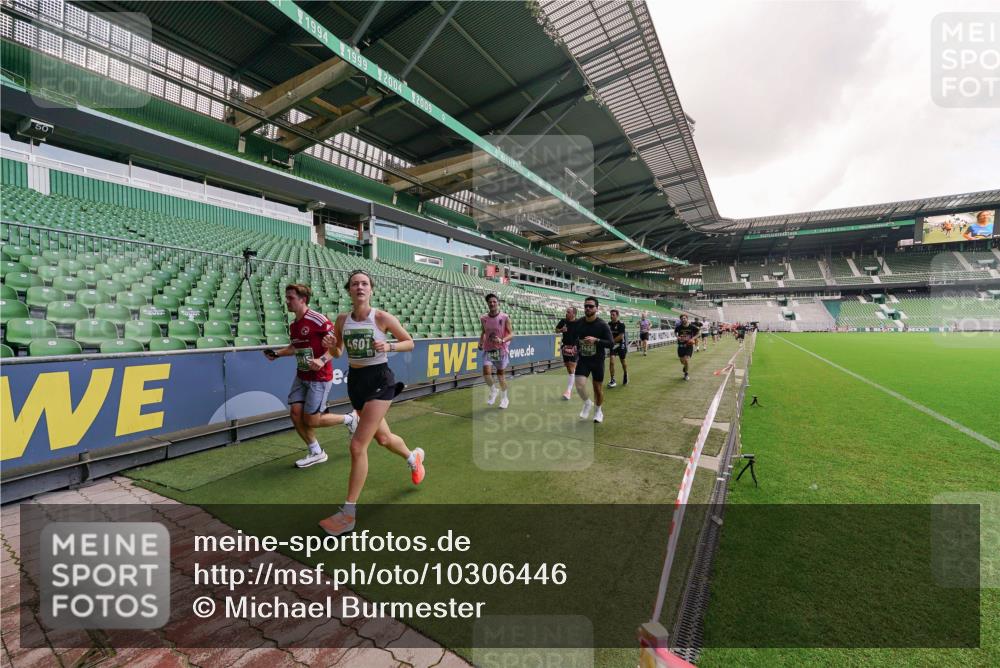 13.09.2026 - 21. swb-Marathon Bremen Michael Burmester http://msf.ph/oto/10306446 13.09.2026 12:58:59 Laufen im Stadion 141, 148, 191, 226, 232, 334, 511, 672, 745, 789, 790, 909, 972, 1080, 1119, 1166, 1191, 1199, 1281, 1516, 1535, 1642, 1647, 1752, 1881, 1931, 1933, 2046, 2210, 2289, 2343, 2367, 2371, 2397, 2423, 2425, 2570, 2577, 2771, 2806, 2807, 2827, 2885, 2899, 2903, 2953, 2961, 2979, 3015, 3021, 3098, 3120, 3124, 3138, 3148, 3182, 3186, 3190, 3233, 3319, 3338, 3435, 3516, 3531, 3534, 3560, 3652, 3655, 3685, 3695, 3933, 3934, 205 meine-sportfotos.de