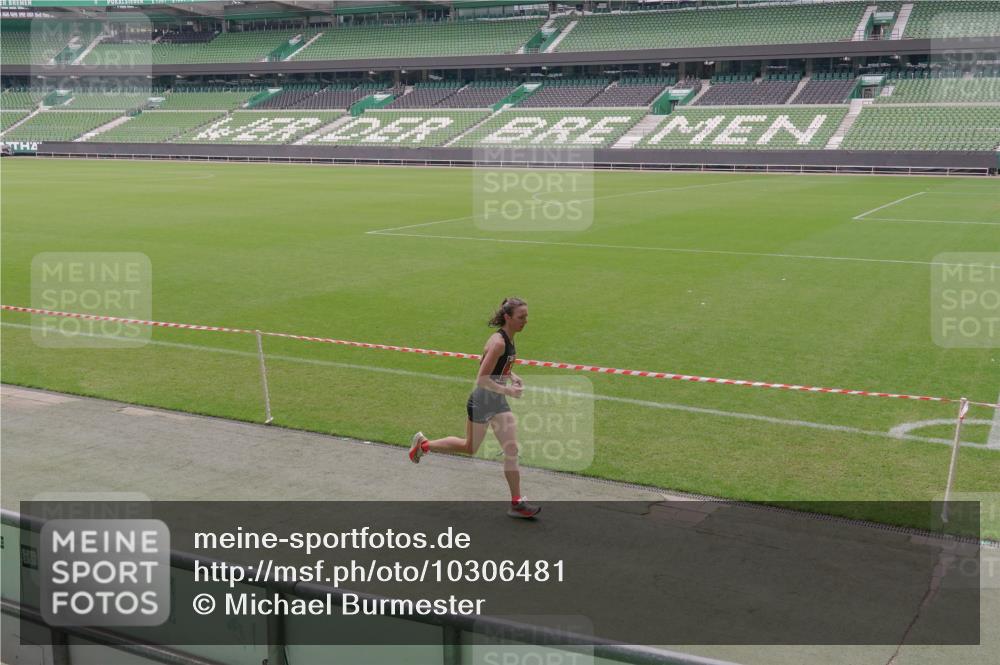 13.09.2026 - 21. swb-Marathon Bremen Michael Burmester http://msf.ph/oto/10306481 13.09.2026 12:26:20 Laufen im Stadion 206, 238, 322, 447, 814, 841, 875, 968, 1187, 1313, 1840, 2044, 2143, 129, 236, 798, 1567 meine-sportfotos.de