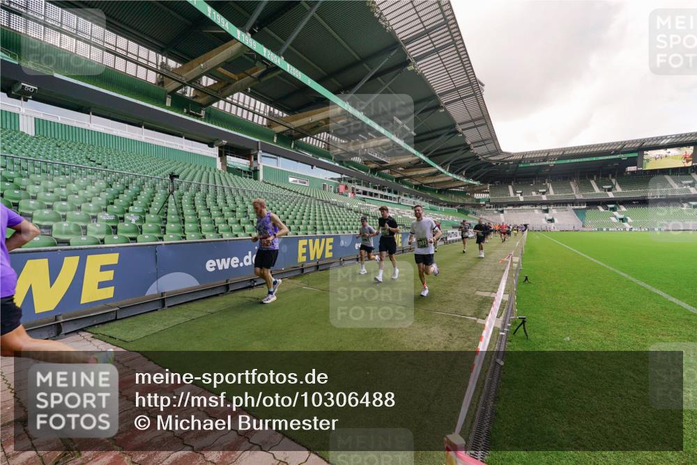 13.09.2026 - 21. swb-Marathon Bremen Michael Burmester http://msf.ph/oto/10306488 13.09.2026 12:59:05 Laufen im Stadion 141, 148, 191, 226, 232, 511, 672, 745, 789, 790, 909, 972, 1080, 1119, 1166, 1191, 1199, 1281, 1516, 1535, 1642, 1647, 1752, 1881, 1931, 1933, 2046, 2088, 2210, 2289, 2343, 2367, 2371, 2397, 2423, 2425, 2481, 2517, 2570, 2577, 2771, 2806, 2807, 2827, 2885, 2899, 2903, 2953, 2961, 2979, 3015, 3021, 3098, 3120, 3124, 3138, 3148, 3182, 3186, 3190, 3233, 3319, 3338, 3435, 3516, 3531, 3534, 3560, 3652, 3655, 3695, 3861, 3930, 3933, 3934, 205 meine-sportfotos.de