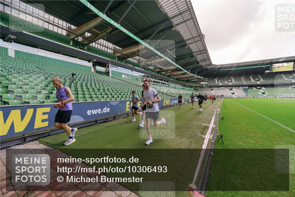 13.09.2026 - 21. swb-Marathon Bremen Michael Burmester http://msf.ph/oto/10306493 13.09.2026 12:59:06 Laufen im Stadion 141, 148, 191, 226, 232, 511, 672, 745, 789, 790, 909, 972, 1080, 1119, 1166, 1191, 1199, 1209, 1281, 1516, 1535, 1642, 1647, 1752, 1881, 1931, 1933, 2046, 2088, 2210, 2289, 2343, 2367, 2371, 2397, 2423, 2425, 2481, 2517, 2570, 2577, 2771, 2806, 2807, 2827, 2885, 2899, 2903, 2953, 2961, 2979, 3015, 3021, 3098, 3120, 3124, 3138, 3148, 3182, 3186, 3190, 3233, 3319, 3338, 3435, 3516, 3531, 3534, 3560, 3652, 3655, 3695, 3861, 3930, 3933, 3934, 205 meine-sportfotos.de