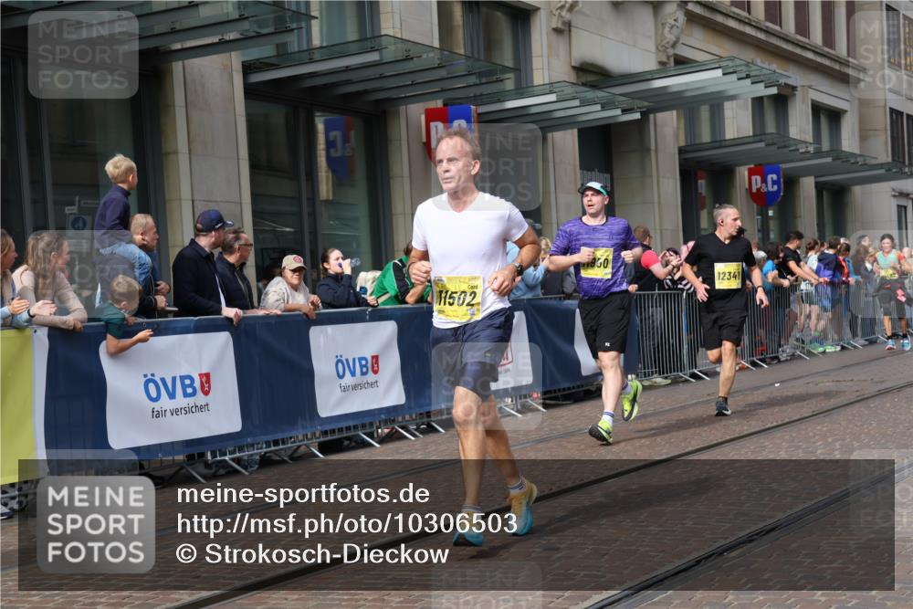 13.09.2026 - 21. swb-Marathon Bremen Strokosch-Dieckow http://msf.ph/oto/10306503 13.09.2026 10:53:36 Ziel 10141, 10174, 10227, 10255, 10478, 10579, 10684, 10685, 10708, 10822, 10838, 10905, 10947, 11010, 11206, 11290, 11489, 11596, 11950, 12075, 12244, 12331, 12341, 12356, 12405, 12435, 12492, 12515, 13531, 13597, 10141, 10222, 10227, 10448, 10479, 10626, 10757, 10780, 10821, 10838, 10845, 10886, 11168, 11242, 11379, 11446, 11502, 11590, 11800, 12040, 12056, 12119, 12275, 12308, 12461 meine-sportfotos.de