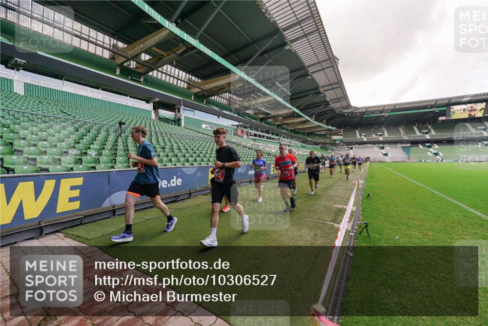 13.09.2026 - 21. swb-Marathon Bremen Michael Burmester http://msf.ph/oto/10306527 13.09.2026 12:59:14 Laufen im Stadion 141, 148, 191, 226, 232, 260, 342, 511, 672, 745, 789, 790, 972, 1080, 1119, 1166, 1191, 1199, 1209, 1281, 1493, 1494, 1516, 1642, 1647, 1931, 1933, 2046, 2088, 2210, 2289, 2343, 2367, 2397, 2425, 2481, 2517, 2570, 2577, 2771, 2806, 2807, 2827, 2885, 2899, 2914, 2953, 2961, 2979, 3015, 3021, 3098, 3120, 3124, 3138, 3148, 3186, 3190, 3233, 3273, 3319, 3338, 3435, 3516, 3531, 3534, 3560, 3652, 3655, 3695, 3861, 3930, 3933, 3934, 205 meine-sportfotos.de