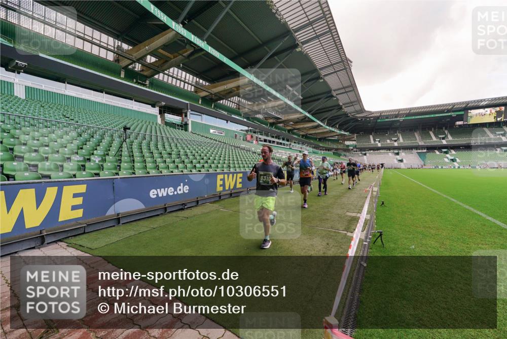 13.09.2026 - 21. swb-Marathon Bremen Michael Burmester http://msf.ph/oto/10306551 13.09.2026 12:59:18 Laufen im Stadion 141, 148, 191, 226, 232, 260, 342, 511, 672, 745, 789, 790, 972, 1080, 1119, 1166, 1191, 1199, 1209, 1281, 1493, 1494, 1516, 1642, 1647, 1931, 1933, 2088, 2210, 2289, 2343, 2367, 2397, 2425, 2481, 2517, 2570, 2577, 2686, 2771, 2806, 2807, 2827, 2885, 2899, 2914, 2953, 2961, 2979, 3015, 3021, 3098, 3120, 3124, 3138, 3148, 3186, 3190, 3233, 3273, 3338, 3435, 3516, 3531, 3534, 3560, 3652, 3655, 3695, 3861, 3930, 3933, 3934, 205 meine-sportfotos.de