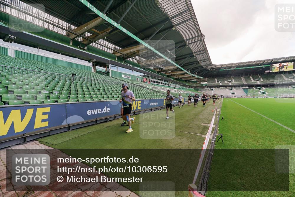 13.09.2026 - 21. swb-Marathon Bremen Michael Burmester http://msf.ph/oto/10306595 13.09.2026 12:59:26 Laufen im Stadion 135, 141, 148, 191, 226, 232, 260, 342, 511, 672, 745, 789, 790, 972, 1080, 1119, 1166, 1209, 1281, 1368, 1493, 1494, 1516, 1642, 1647, 1861, 1931, 1933, 1935, 2088, 2210, 2289, 2343, 2367, 2425, 2481, 2517, 2570, 2577, 2686, 2771, 2806, 2807, 2827, 2885, 2899, 2914, 2953, 2961, 2979, 3015, 3021, 3076, 3098, 3105, 3120, 3124, 3138, 3148, 3186, 3190, 3233, 3273, 3338, 3354, 3435, 3516, 3531, 3534, 3560, 3652, 3655, 3855, 3861, 3930, 3933, 3934, 205 meine-sportfotos.de