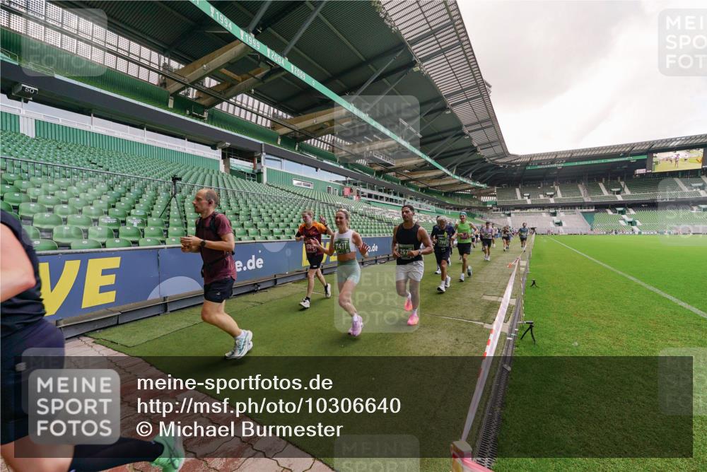 13.09.2026 - 21. swb-Marathon Bremen Michael Burmester http://msf.ph/oto/10306640 13.09.2026 12:59:32 Laufen im Stadion 135, 141, 148, 191, 226, 232, 260, 342, 511, 651, 672, 745, 972, 1080, 1119, 1166, 1209, 1281, 1368, 1493, 1494, 1516, 1642, 1647, 1861, 1931, 1933, 1935, 1963, 2088, 2210, 2289, 2293, 2306, 2343, 2367, 2425, 2481, 2517, 2570, 2577, 2686, 2771, 2806, 2807, 2827, 2885, 2899, 2914, 2953, 2961, 2979, 3015, 3021, 3076, 3098, 3105, 3120, 3124, 3148, 3190, 3233, 3273, 3338, 3354, 3435, 3480, 3516, 3531, 3534, 3560, 3652, 3729, 3855, 3861, 3930, 3933, 3934, 205 meine-sportfotos.de