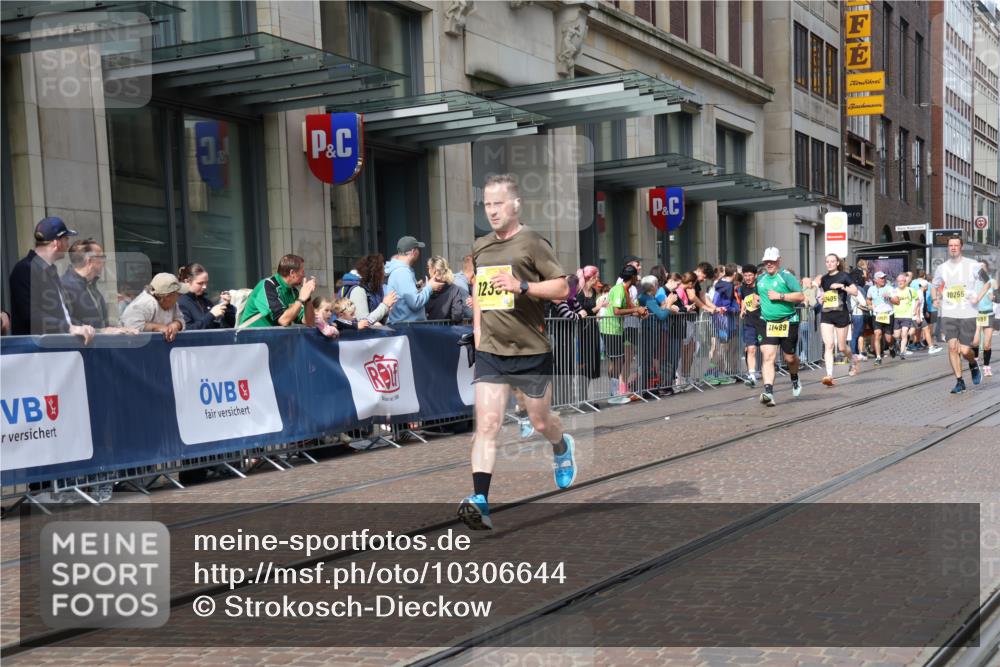 13.09.2026 - 21. swb-Marathon Bremen Strokosch-Dieckow http://msf.ph/oto/10306644 13.09.2026 10:53:40 Ziel 10255, 10579, 10684, 10685, 10708, 10822, 10947, 11010, 11206, 11290, 11329, 11489, 11596, 11950, 12075, 12244, 12356, 12405, 12435, 12492, 12515, 13531, 10141, 10174, 10222, 10227, 10478, 10479, 10626, 10757, 10780, 10821, 10838, 10845, 10886, 10905, 11168, 11242, 11379, 11446, 11502, 11590, 11800, 11950, 12056, 12119, 12308, 12331, 12341, 13597 meine-sportfotos.de
