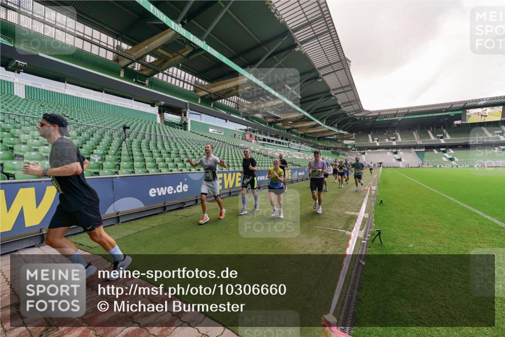 13.09.2026 - 21. swb-Marathon Bremen Michael Burmester http://msf.ph/oto/10306660 13.09.2026 12:59:35 Laufen im Stadion 135, 141, 148, 191, 226, 232, 260, 342, 511, 651, 745, 972, 1080, 1166, 1209, 1281, 1368, 1493, 1494, 1516, 1642, 1650, 1861, 1931, 1933, 1935, 1963, 2088, 2210, 2289, 2293, 2306, 2322, 2343, 2367, 2425, 2481, 2517, 2570, 2577, 2686, 2771, 2806, 2807, 2827, 2885, 2899, 2914, 2953, 2961, 2979, 3015, 3021, 3076, 3098, 3105, 3120, 3124, 3145, 3148, 3190, 3233, 3273, 3338, 3354, 3435, 3480, 3516, 3531, 3560, 3652, 3729, 3855, 3861, 3930, 3933, 3934, 205 meine-sportfotos.de