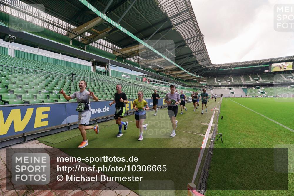 13.09.2026 - 21. swb-Marathon Bremen Michael Burmester http://msf.ph/oto/10306665 13.09.2026 12:59:36 Laufen im Stadion 135, 141, 148, 191, 226, 232, 260, 342, 511, 651, 745, 972, 1080, 1166, 1209, 1281, 1368, 1493, 1494, 1516, 1642, 1650, 1861, 1931, 1935, 1963, 2088, 2210, 2289, 2293, 2306, 2322, 2343, 2367, 2425, 2481, 2517, 2570, 2577, 2686, 2771, 2806, 2807, 2827, 2885, 2899, 2914, 2953, 2961, 2979, 3015, 3021, 3076, 3098, 3105, 3120, 3124, 3145, 3148, 3190, 3233, 3273, 3338, 3354, 3435, 3480, 3516, 3531, 3560, 3652, 3729, 3855, 3861, 3930, 3933, 3934, 205 meine-sportfotos.de