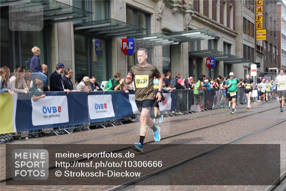 13.09.2026 - 21. swb-Marathon Bremen Strokosch-Dieckow http://msf.ph/oto/10306666 13.09.2026 10:53:40 Ziel 10255, 10579, 10684, 10685, 10708, 10822, 10947, 11010, 11206, 11290, 11329, 11489, 11596, 11950, 12075, 12244, 12356, 12405, 12435, 12492, 12515, 13531, 10141, 10174, 10222, 10227, 10478, 10479, 10626, 10757, 10780, 10821, 10838, 10845, 10886, 10905, 11168, 11242, 11379, 11446, 11502, 11590, 11800, 11950, 12056, 12119, 12308, 12331, 12341, 13597 meine-sportfotos.de